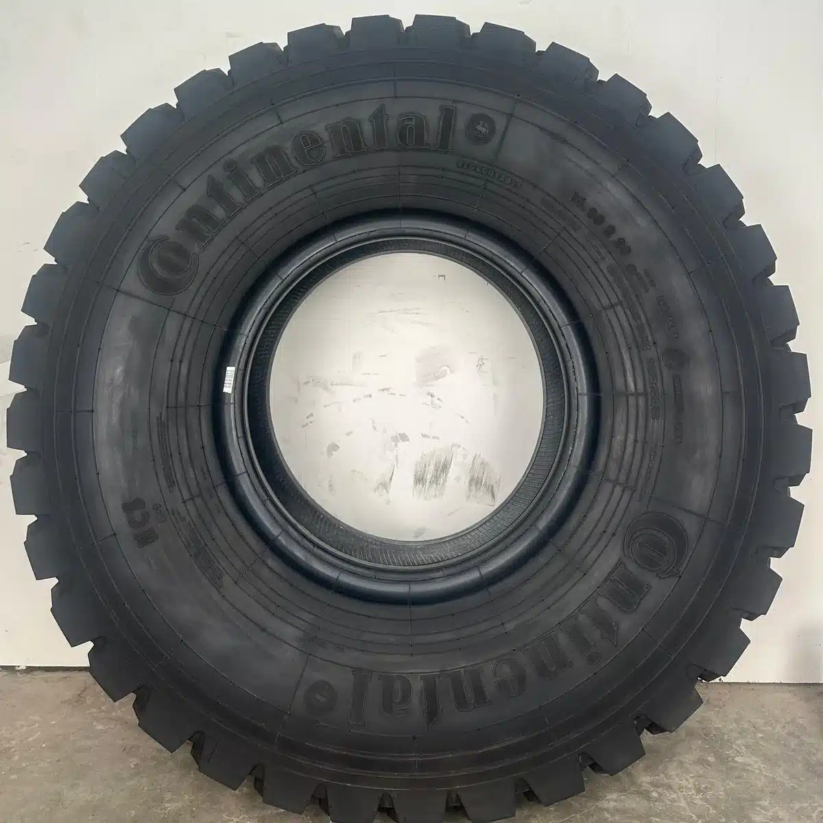 Continental 14.00R20 HCS